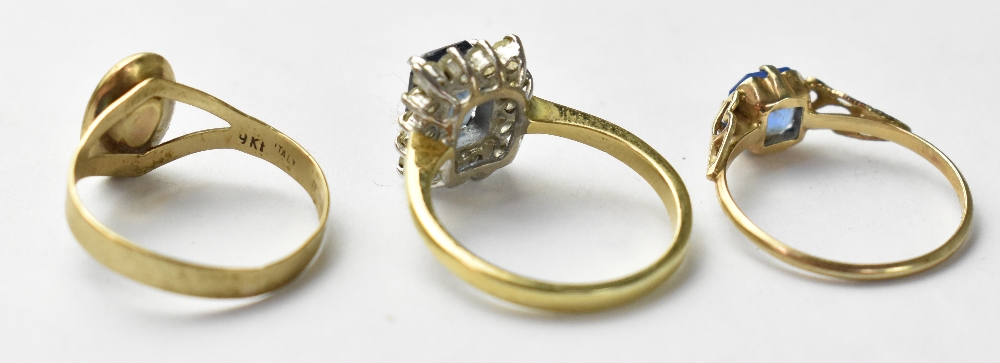 Four gold fashion rings to include three 9ct gold examples, one with coffee bean head, - Image 4 of 5