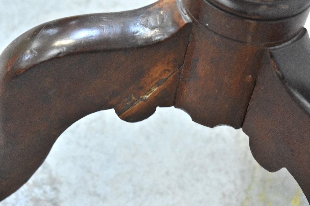 A Victorian mahogany oval tilt-top tripod occasional table, - Bild 3 aus 3