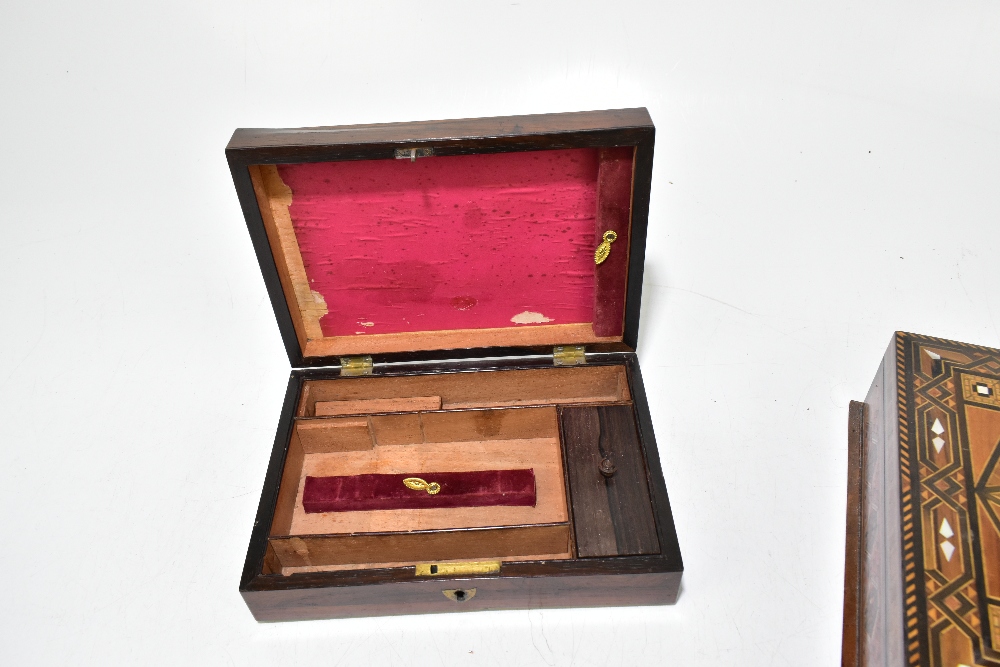 A 19th century rosewood workbox, 23cm, with two 20th century Damascus mother of pearl and wood - Bild 6 aus 15