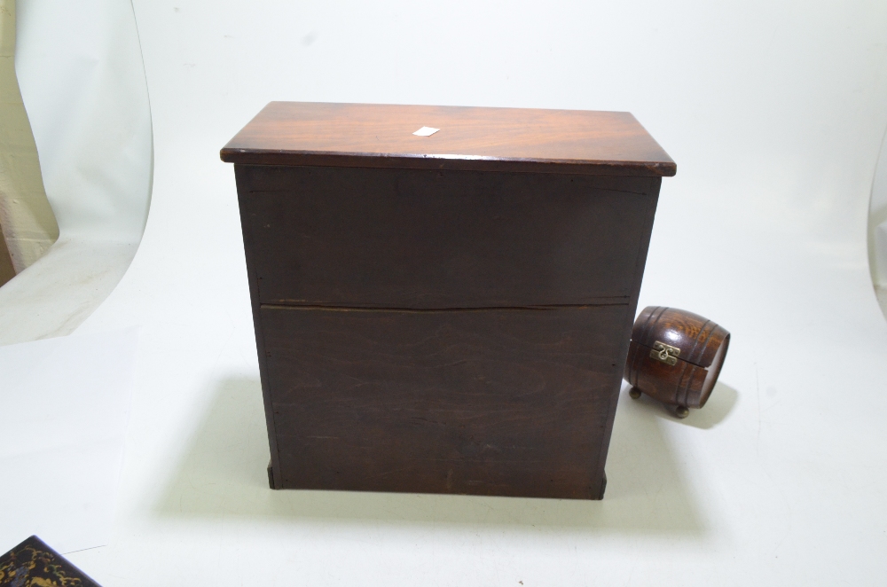 A tabletop apprentice-type chest of two short over three long drawers, height 37cm, width 36.5cm, - Bild 6 aus 7