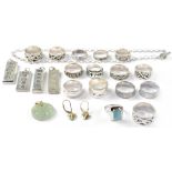 Various items of silver jewellery,