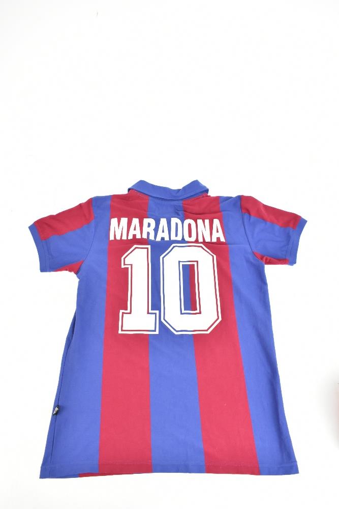 DIEGO MARADONA; an FC Barcelona retro-style cotton home shirt signed to front with ‘Maradona 10’ to - Image 3 of 3