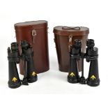 BARR & STROUD; a pair of WWII military binoculars stamped 7X CF41 Glasgow & London A.P. No.1900A