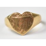 A vintage 9ct gold heart ring with initials 'GMP', size N, approx 3.2g.