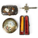 A cabinet lot comprising an amber cheroot with 9ct gold collar, in original case,