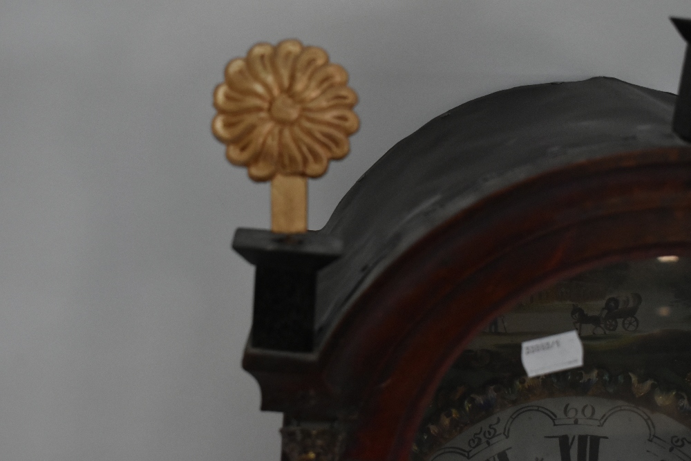 Two Continental wall clock cases, each with a domed hood and decorated dial, one in an oak case - Bild 8 aus 8