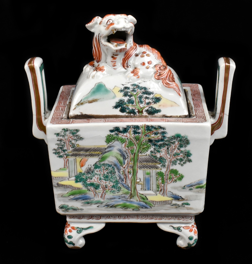 A 19th century Chinese Famille Verte Wucai porcelain koro and cover, the cover moulded with a shishi