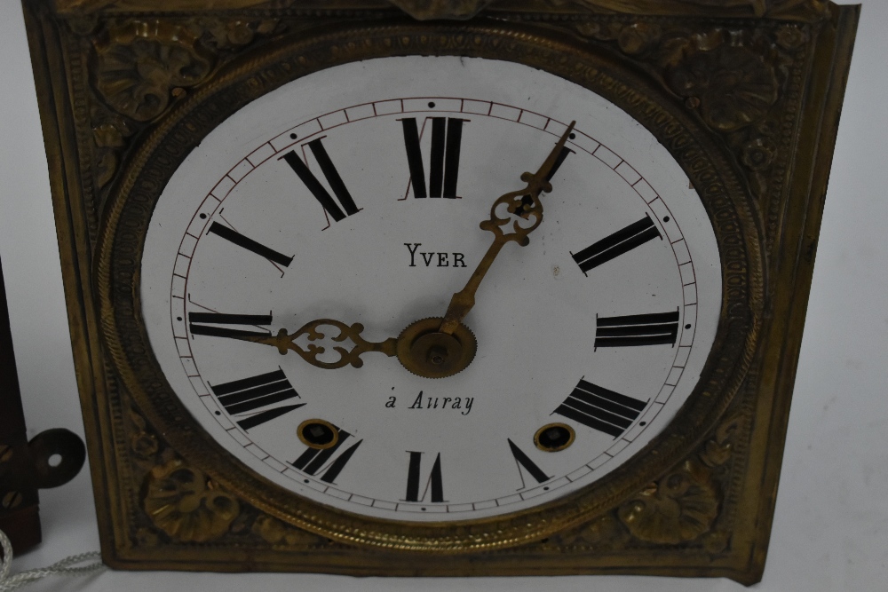 YVES Á AURAY; a late 19th century French Comptoise wall clock, with enamelled Roman numeral dial and - Bild 3 aus 5