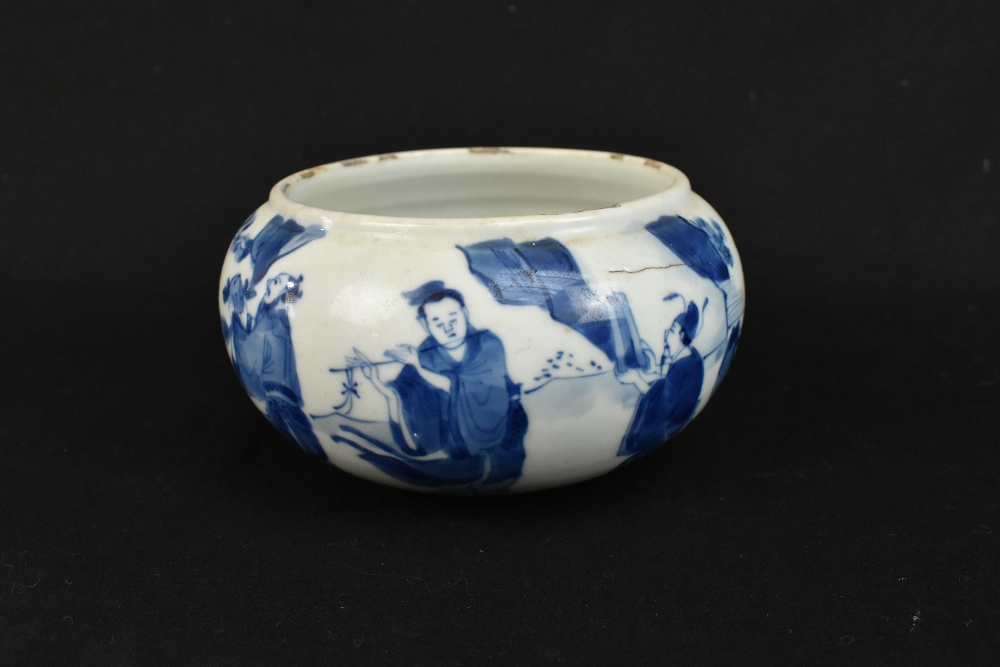 An 18th / 19th century Chinese blue and white spherical bowl, decorated throughout with figures in a - Image 9 of 29