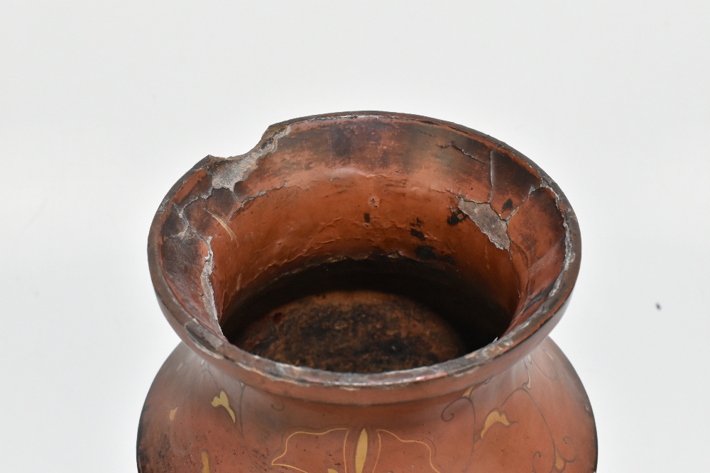 A Chinese Famille Rose porcelain footed tea bowl decorated with deer and exotic birds in - Image 12 of 18