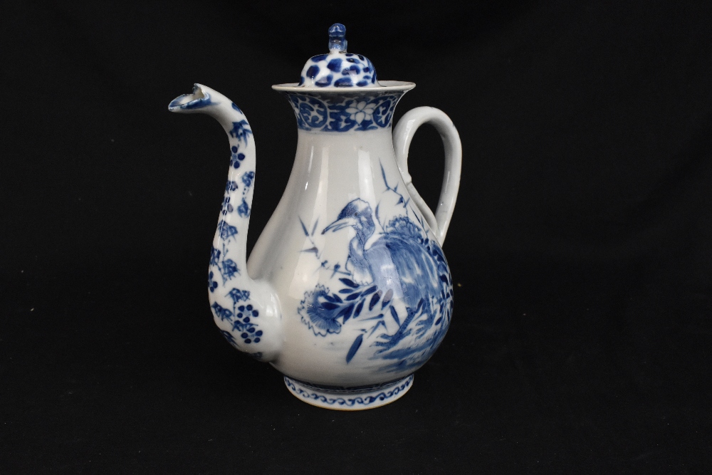 An 18th century Chinese blue and white ewer decorated with two different birds and floral motifs, - Bild 3 aus 10