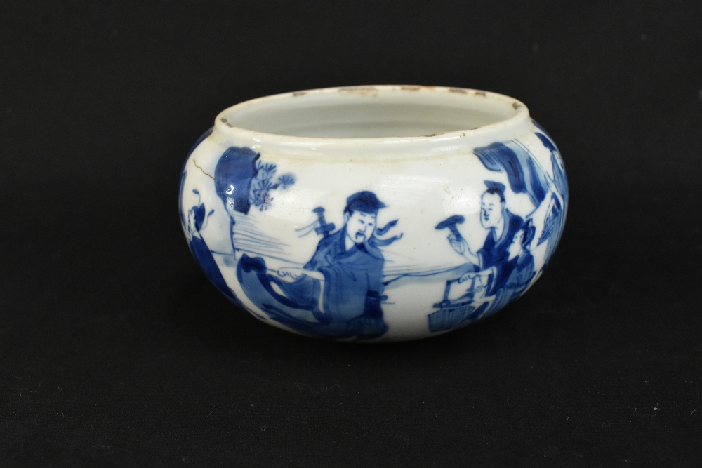 An 18th / 19th century Chinese blue and white spherical bowl, decorated throughout with figures in a - Image 8 of 29