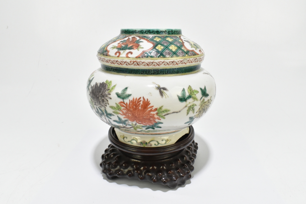 A Chinese Famille Verte Wucai porcelain gourd shaped vase, the upper section painted with four - Image 5 of 8