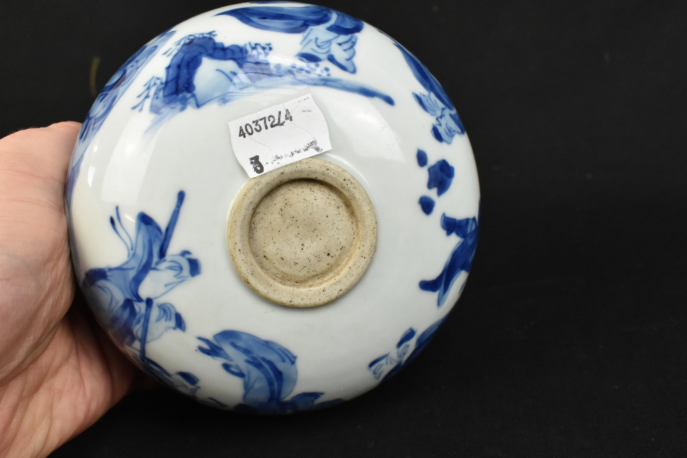 An 18th / 19th century Chinese blue and white spherical bowl, decorated throughout with figures in a - Image 10 of 29