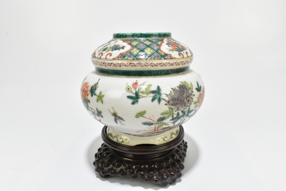A Chinese Famille Verte Wucai porcelain gourd shaped vase, the upper section painted with four - Image 4 of 8