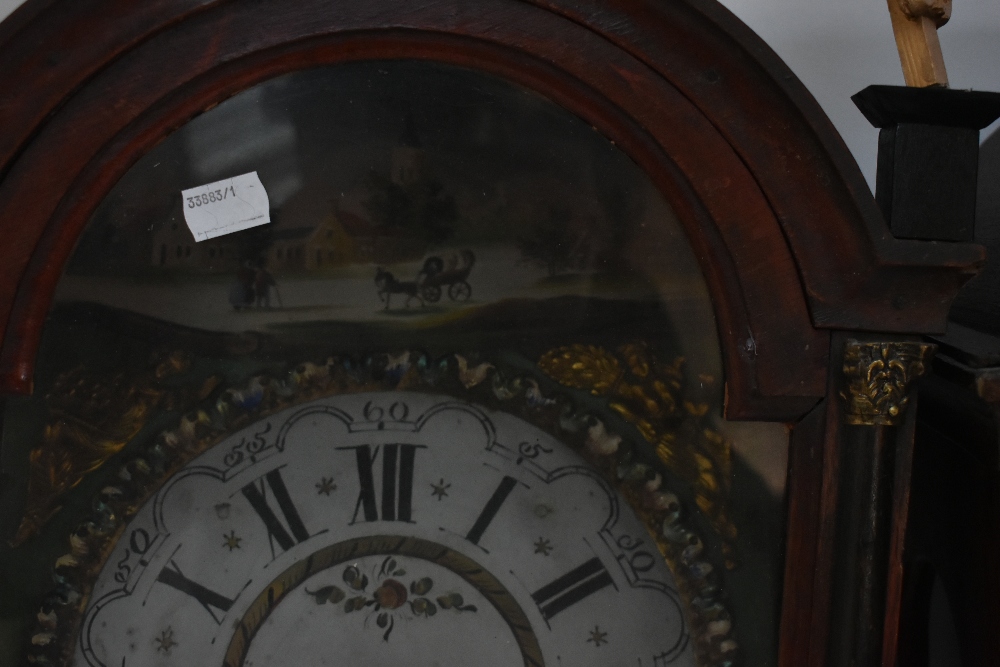 Two Continental wall clock cases, each with a domed hood and decorated dial, one in an oak case - Bild 7 aus 8
