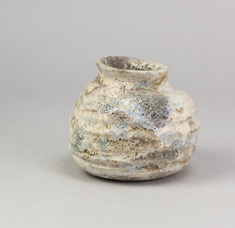 AKI MORIUCHI (born 1947); a stoneware vessel with heavily textured surface covered in slips and - Image 2 of 3