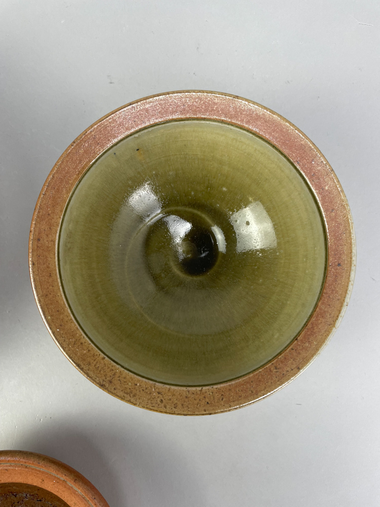 ALASTAIR HARDIE (born 1941); a wood fired stoneware bowl, green ash glaze to the well with incised - Image 4 of 12