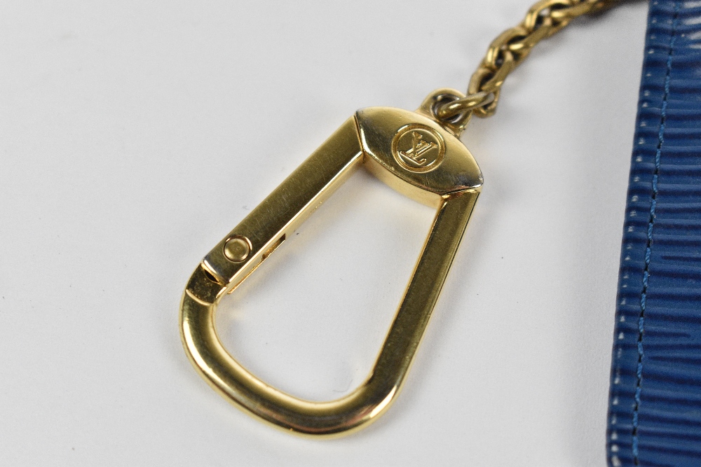 LOUIS VUITTON; a Pochette Cles blue Epi Poudre key/coin purse with gold tone zip and key chain - Bild 3 aus 4