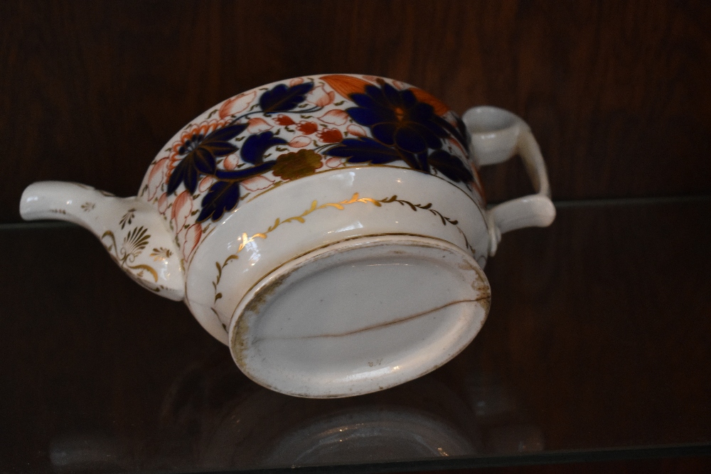 An early 19th century English china thirty-one piece Imari part tea and coffee service, comprising - Bild 7 aus 9