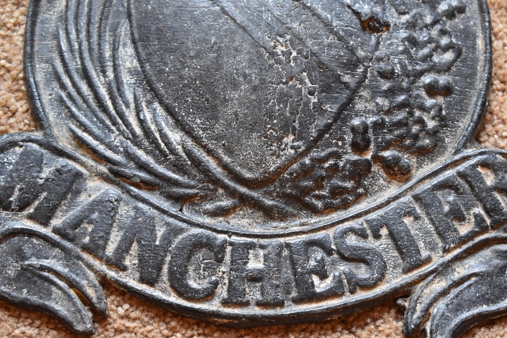 A cast lead fire mark for Manchester, height 15cm. PROVENANCE: The Raymond Rush Collection. Mr - Bild 2 aus 3