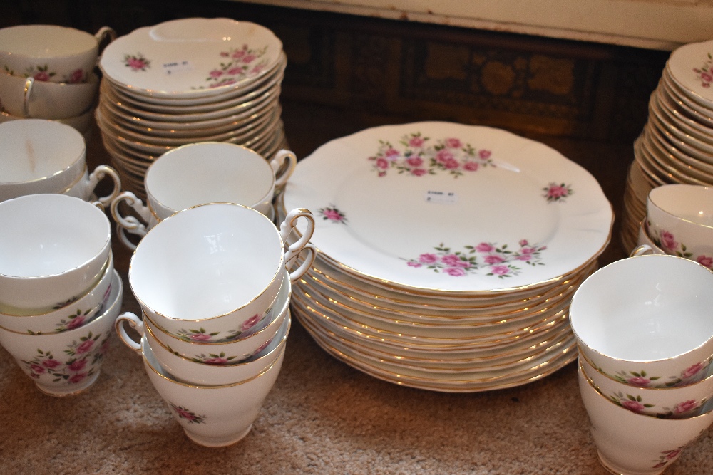 A miscellany of tea services including a Regency bone china part tea service decorated in pink - Bild 5 aus 7