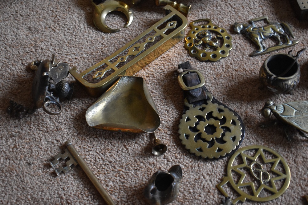 A collection of 19th century and later copper and brass items, including a copper conical ale - Image 3 of 10