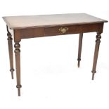 An Edwardian mahogany single-drawer side table raised on tapering turned supports, 77 x 107 x 48cm.