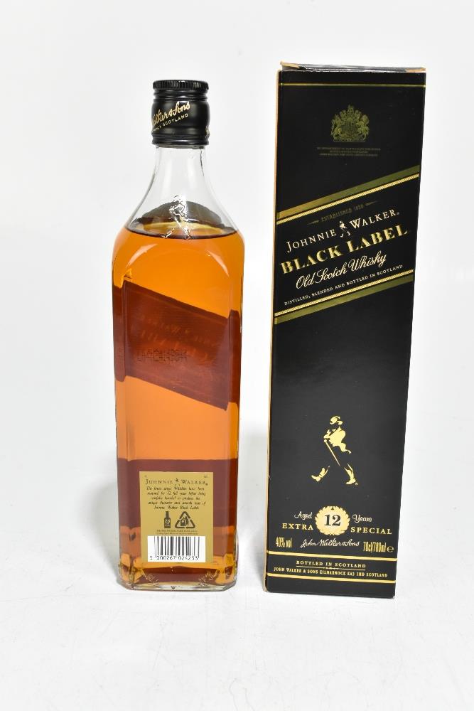 WHISKY; a single bottle of Johnnie Walker Black Label Aged 12 Years Extra Special Blended Old Scotch - Image 2 of 3