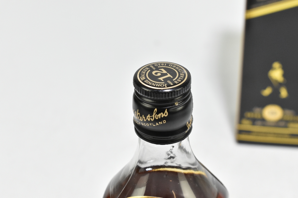 WHISKY; a single bottle of Johnnie Walker Black Label Aged 12 Years Extra Special Blended Old Scotch - Image 3 of 3