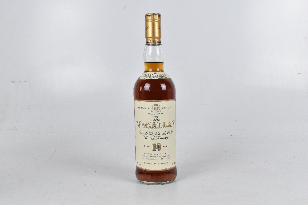 WHISKY; a single bottle of Macallan Single Highland Malt Scotch Whisky 10 years old, 75cl, 40%, - Bild 2 aus 6