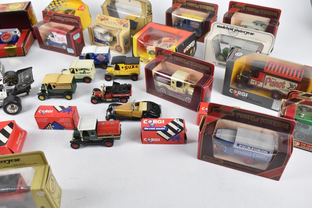 A small quantity of diecast models, including Corgi, Models of Yesteryear, etc. - Image 4 of 8