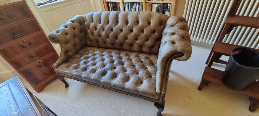 A 2 seater Chesterfield sofa, buttoned leather in olive green/brown.condition Very good. No signs of - Image 2 of 6