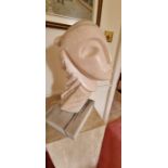Luis Neuparth marble bust in the form of an abstract head (Portugalia Rose) 55cm tall. (Not