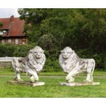Paar monumentale Löwen als Parkskulpturen