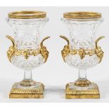 Paar feine Kristallvasen im Louis XVI-Stil