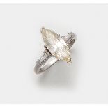 Eleganter Marquise-Diamantring