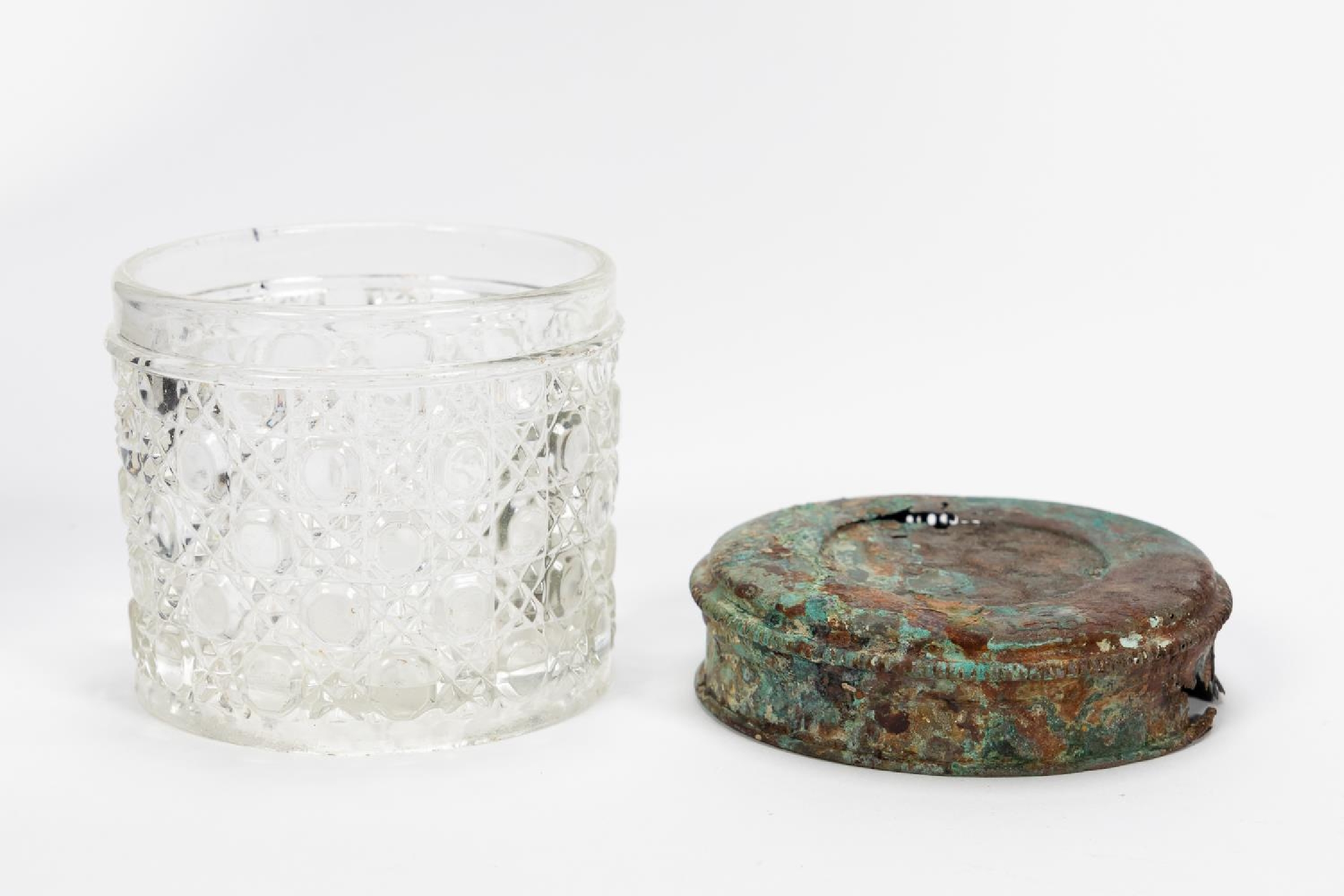 RMS CARPATHIA, SALVAGED GLASS JAR WITH LID, 2PC - Image 2 of 5