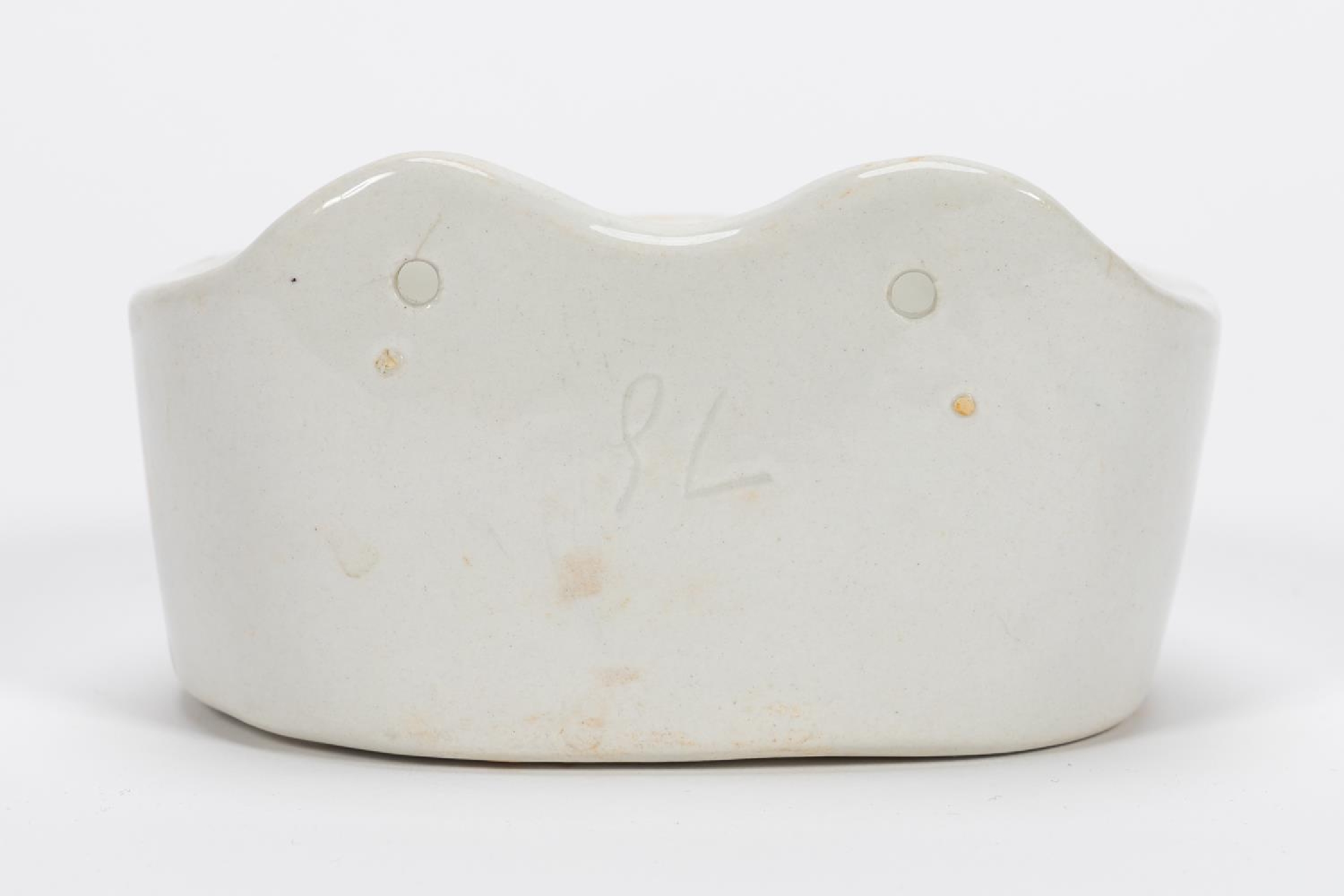 RMS CARPATHIA, SALVAGED WHITE PORCELAIN SOAP DISH - Image 3 of 8