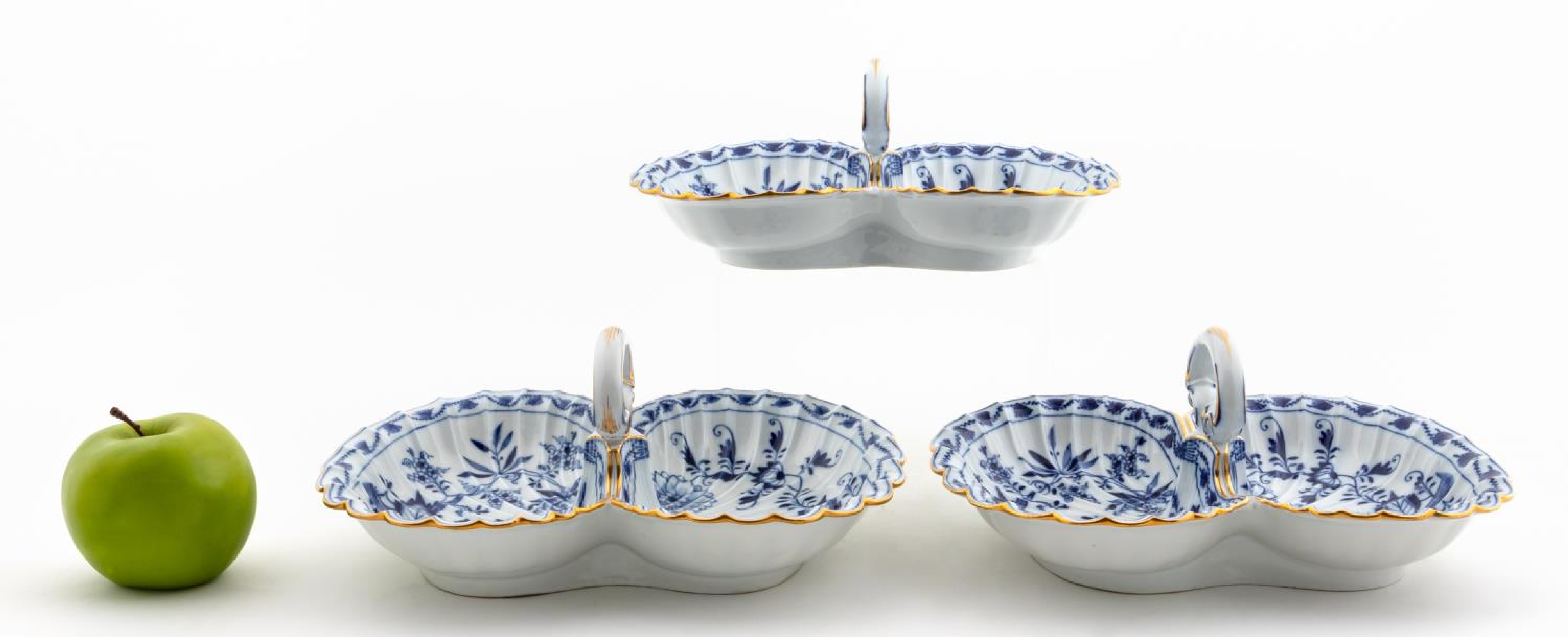 3 PCS, MEISSEN BLUE ONION SERVING DISHES - Image 2 of 7