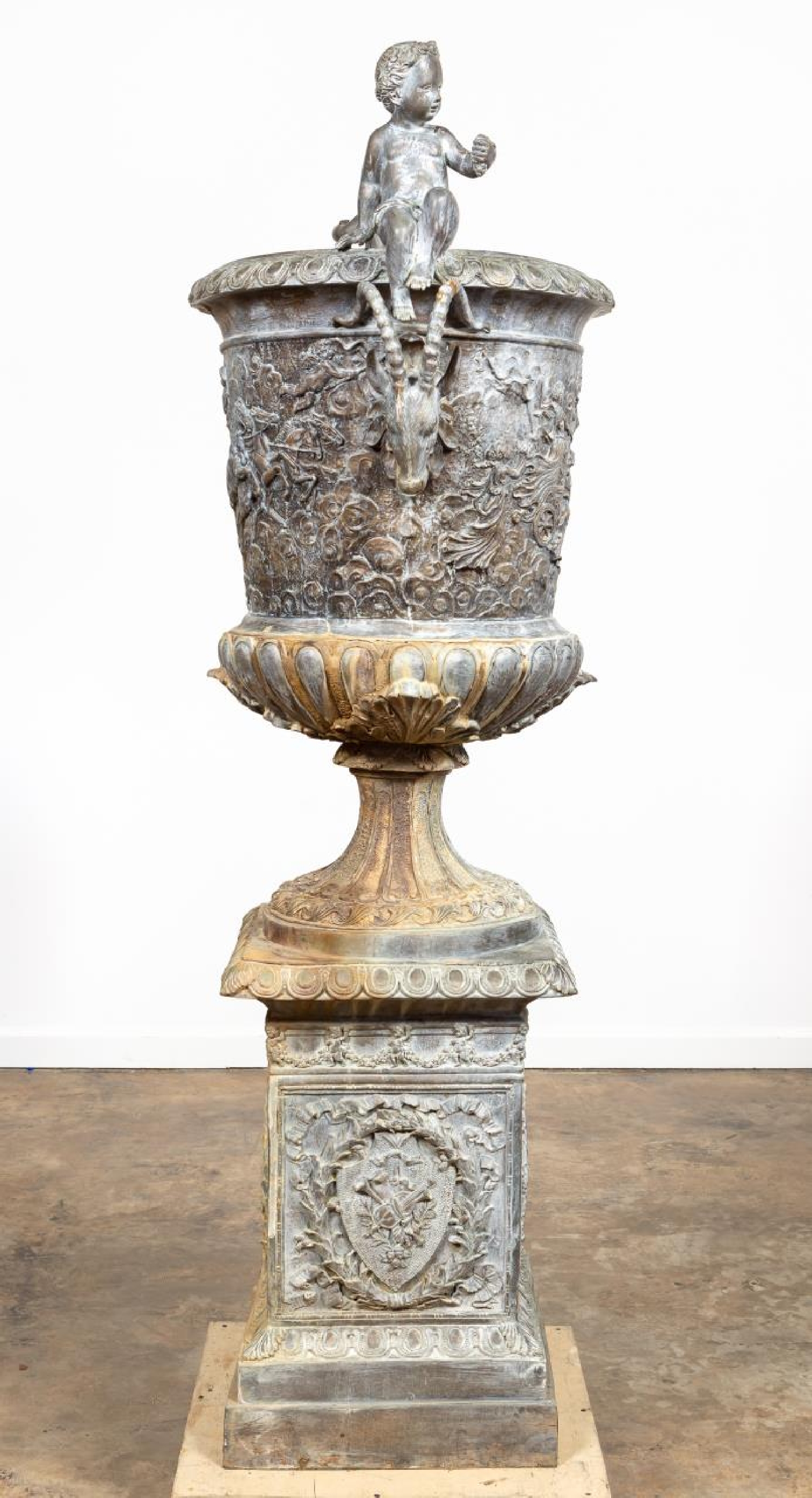MONUMENTAL CONTINENTAL LEAD GARDEN URN ON STAND - Image 4 of 8