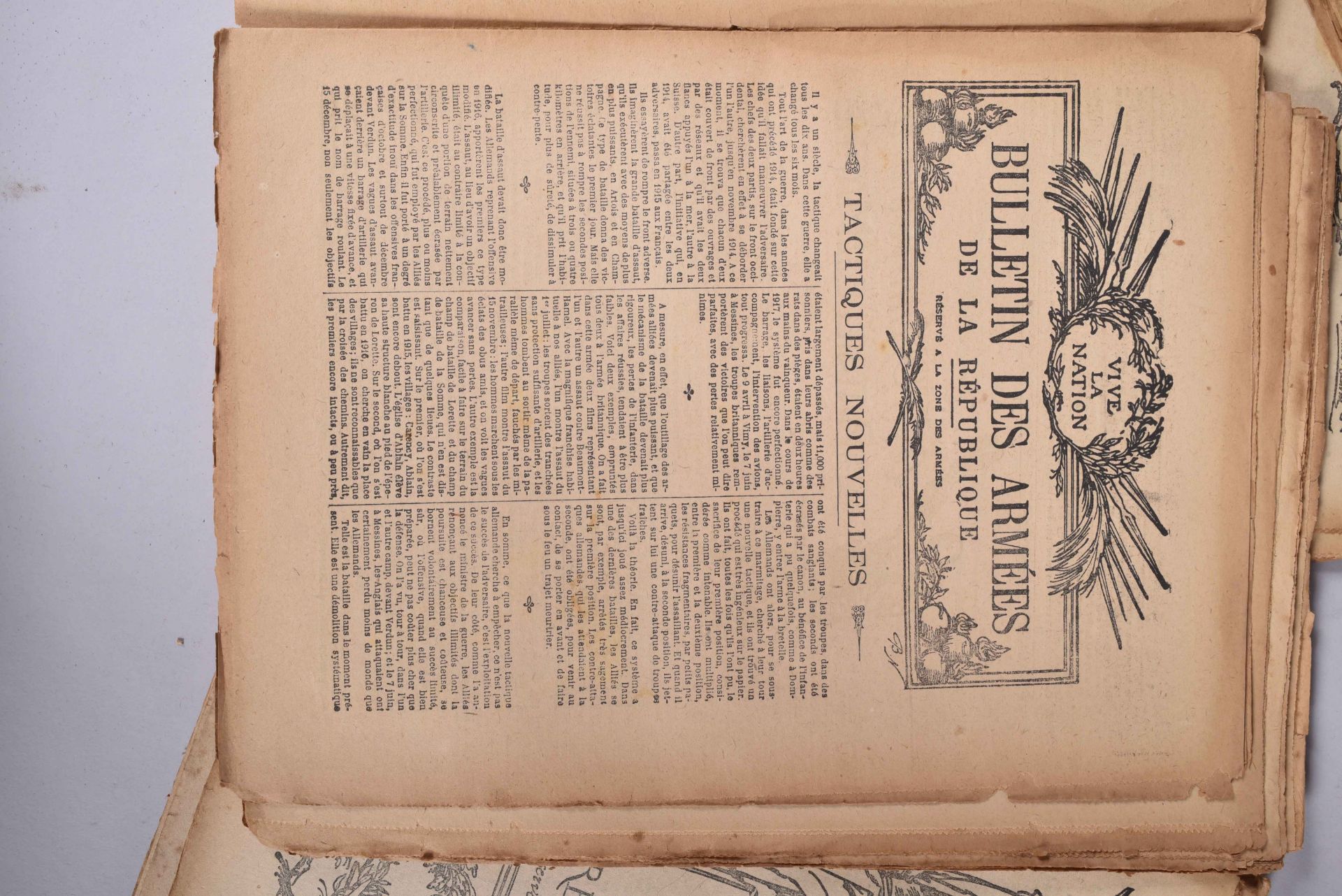 Bulletin des Armées de la Républiques. Environs 50 exemplaires imprimés entre mai 1916 et décembre 1 - Bild 2 aus 3