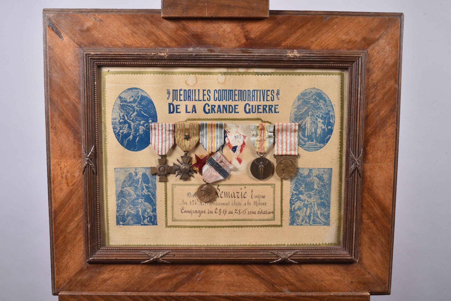 Soldat Eugène Lemariè du 165e R.I. tableau souvenir avec 6 décorations : Croix du Combattant, Croix 