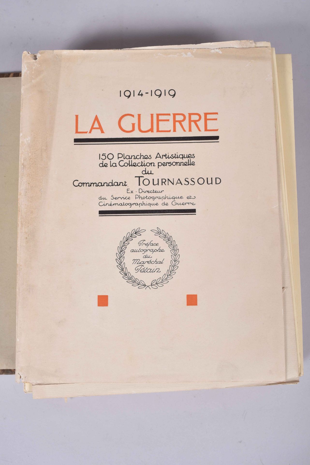 La Guerre 1914-1919, emboitage de 150 planches avec photogravures de collection du Cdt Tournassoud, 