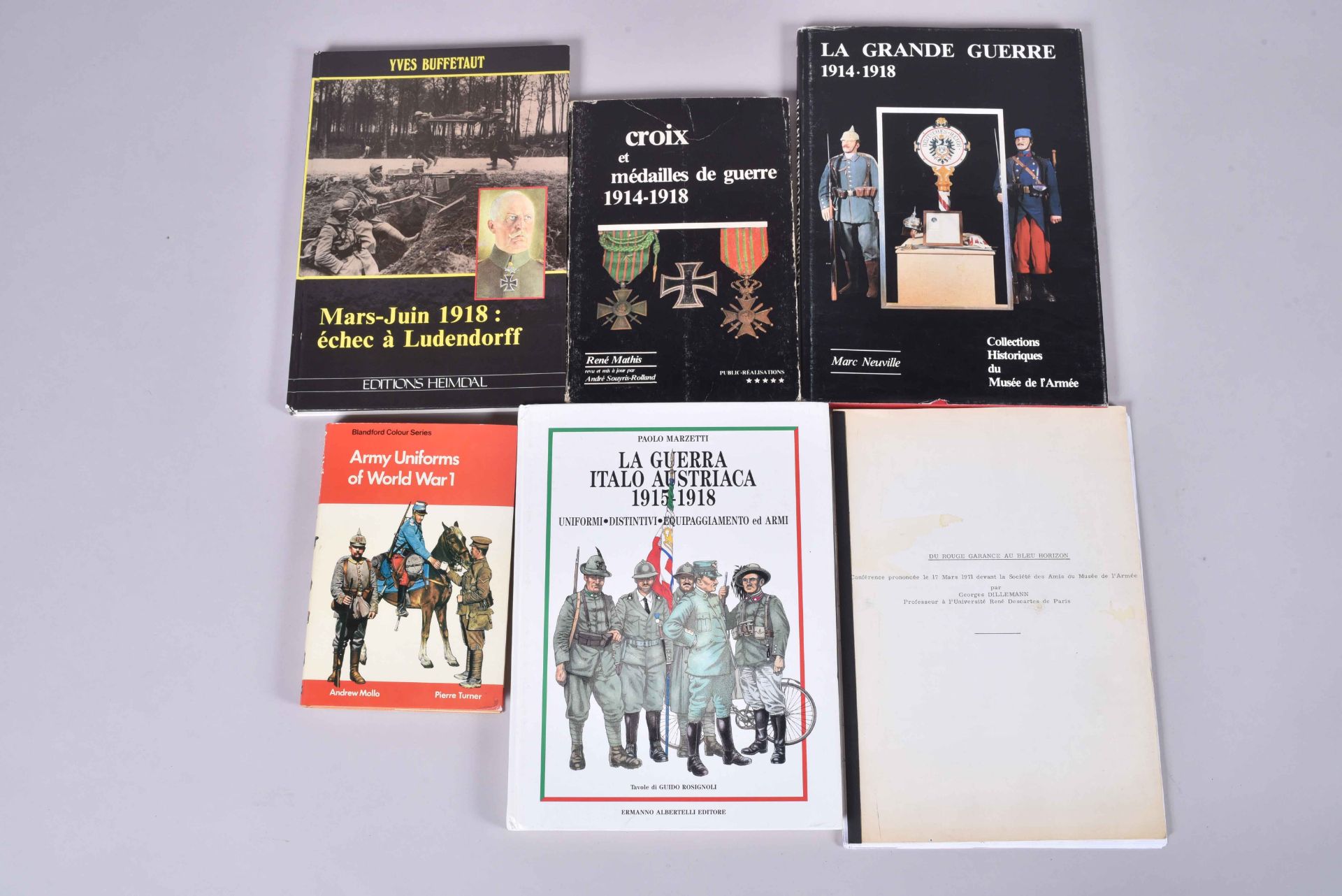 5 volumes. Army uniforms of world War I, mars juin 1918 échec à Ludendorff, croix et médaille de