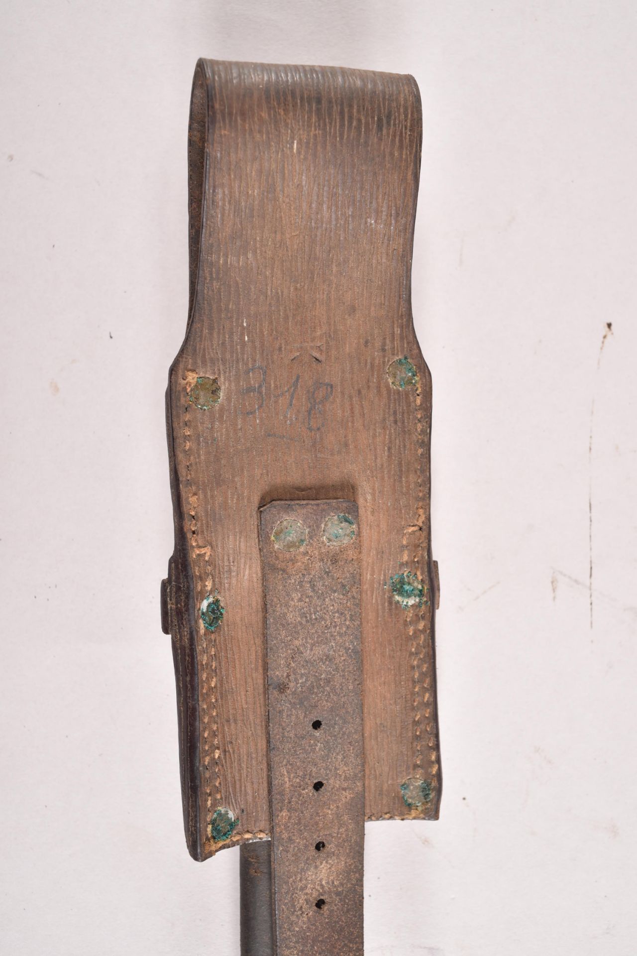 Grande Bretagne. Sabre baïonnette mod 1907 2ème modèle. Poignées acier à deux plaquettes de bois - Image 3 of 4