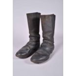 Paire de bottes troupe infanterie allemande modèle 1866. Cuir noir, cloutage d’origine, une