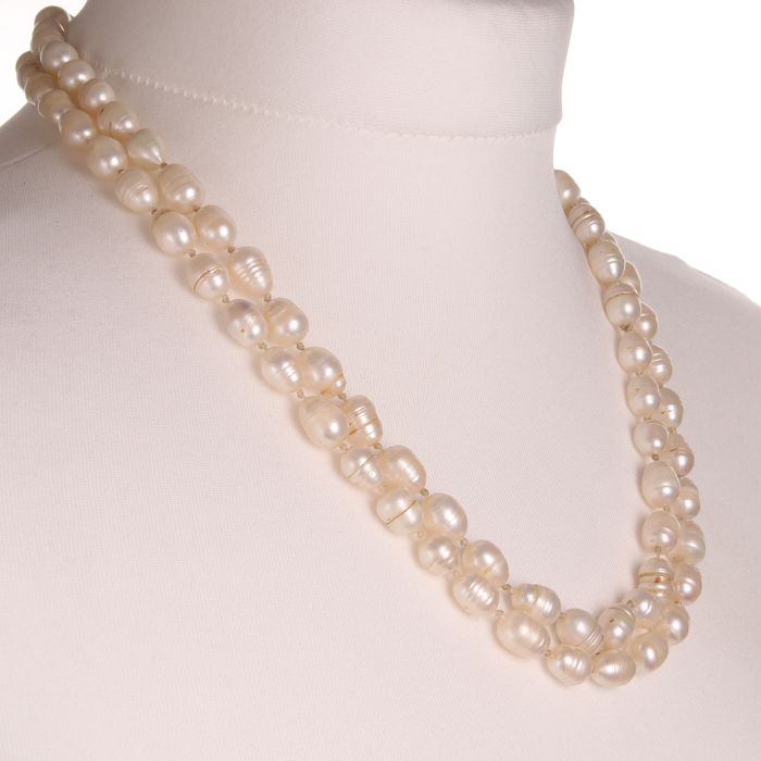 Ringed Pearl Necklace