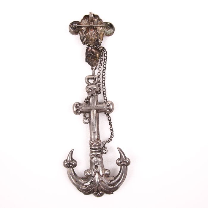 Victorian Silver Anchor Momento Mori Pendant - Image 4 of 4