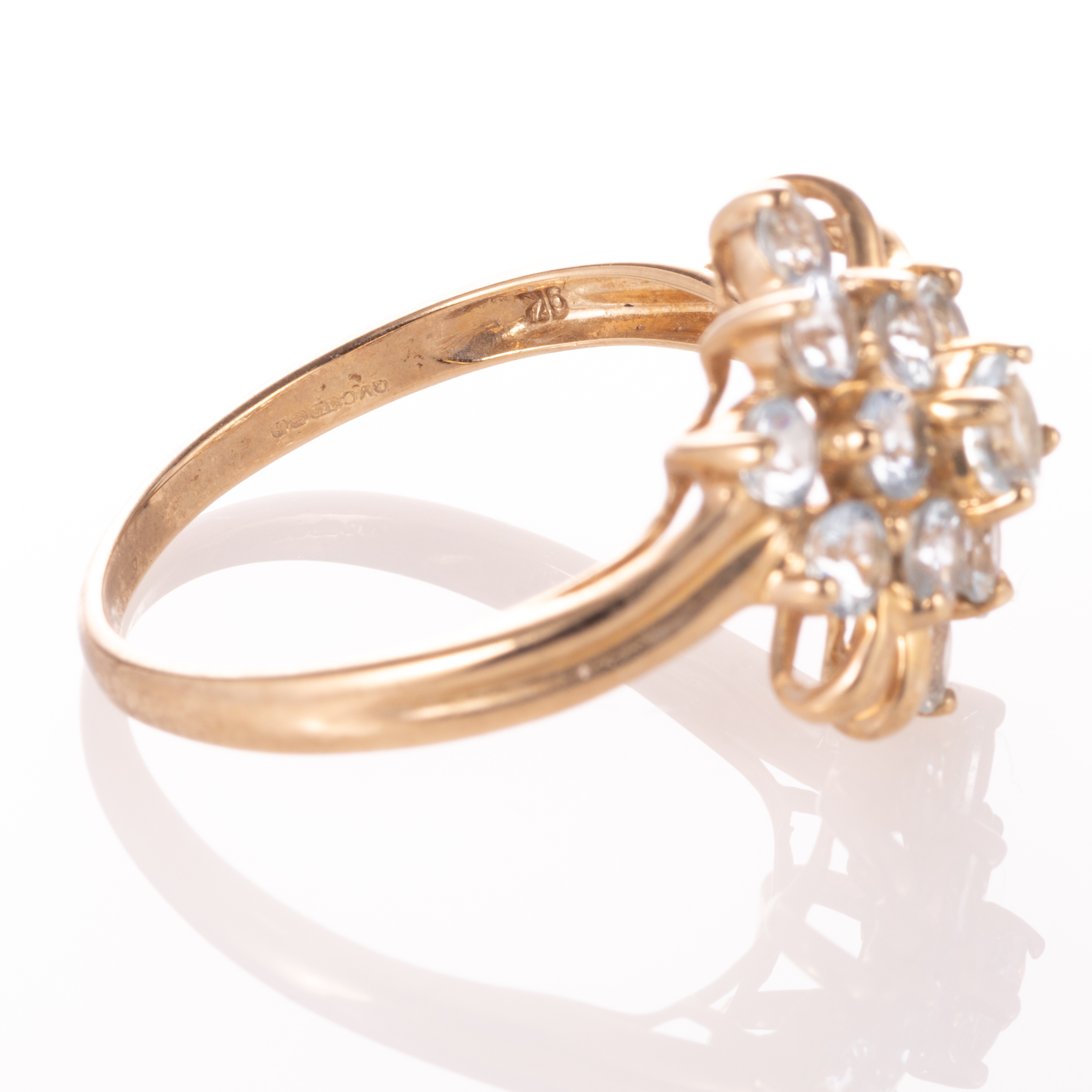 9ct Gold 1.50ct Aquamarine Cluster Ring - Image 6 of 7